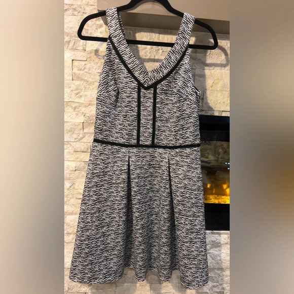 Mossimo Medium Black white graphic V Neck Sleeveless party dress - Picture 1 of 8